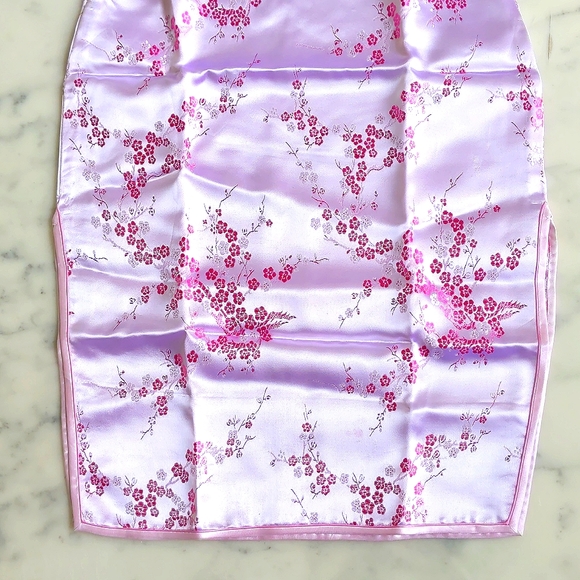 NWOT. Rayon Blended Satin Floral Embroidery Short Sleeve Chinese Gown. - Picture 6 of 7